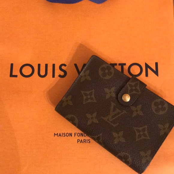 Louis Vuitton Handbags - Louis Vuitton wallet